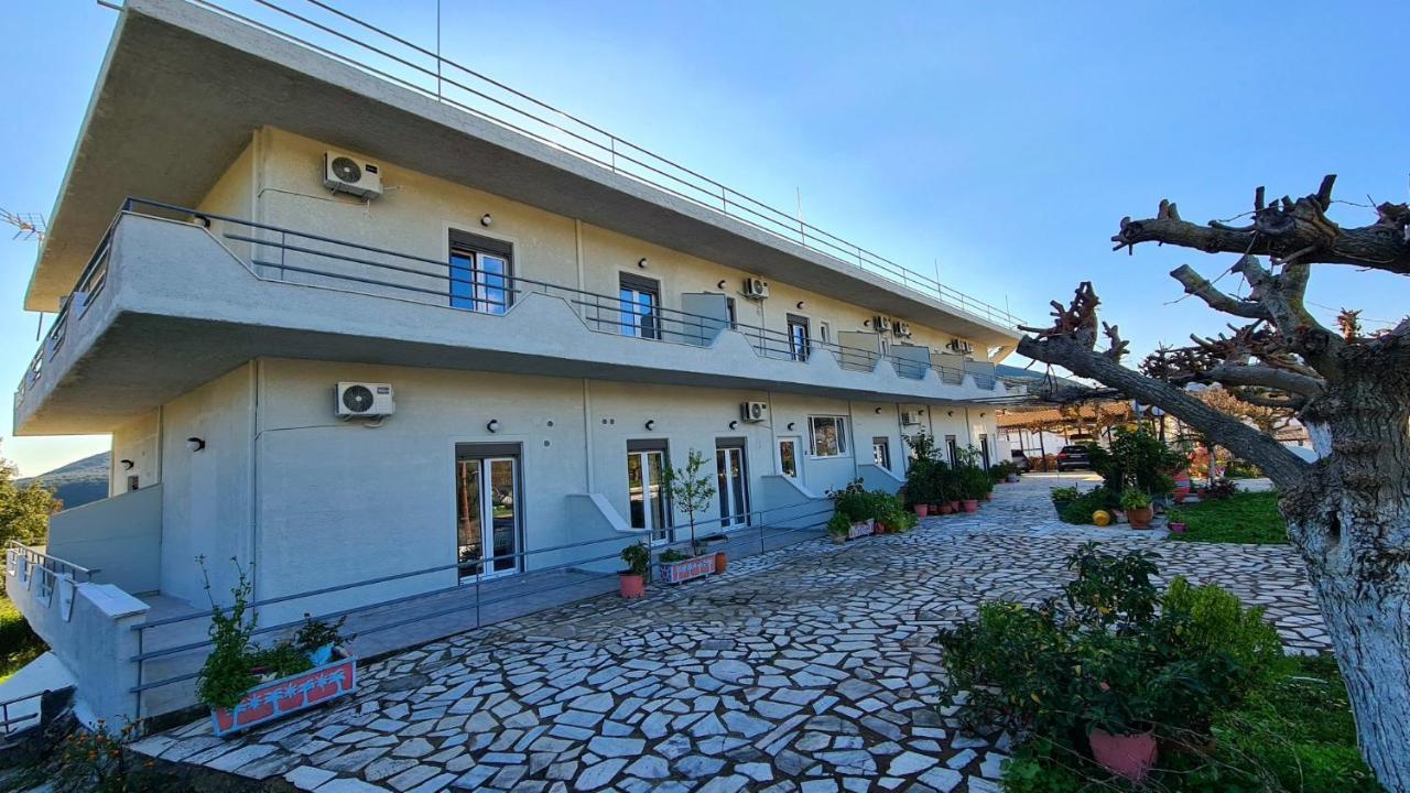 Amarandos Studios - Rooms & Apartments Marantochori Экстерьер фото